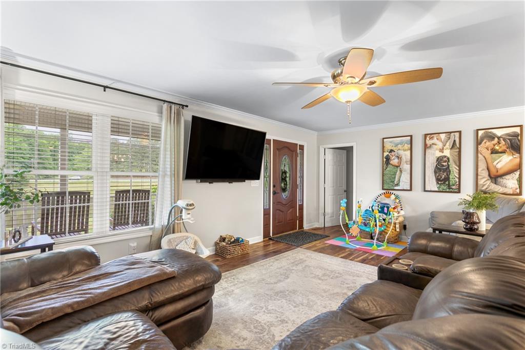 1199 Cesar Court Property Photo 4