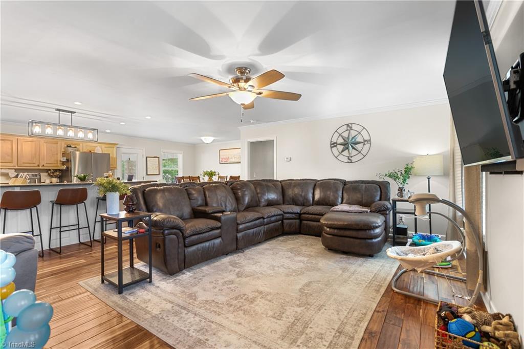 1199 Cesar Court Property Photo 14