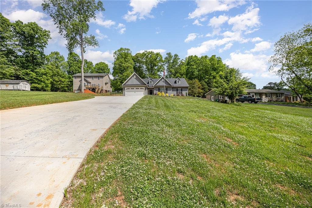 429 Winchester Drive Property Photo 4