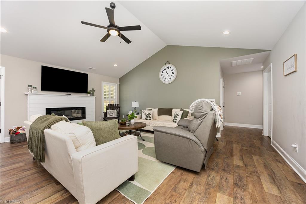 429 Winchester Drive Property Photo 6