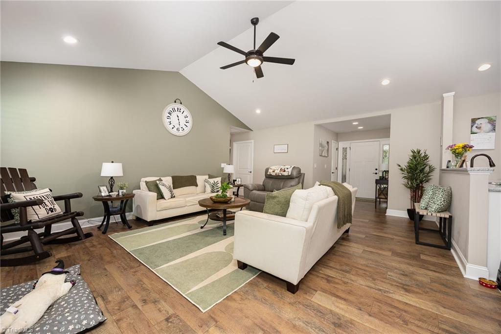 429 Winchester Drive Property Photo 8