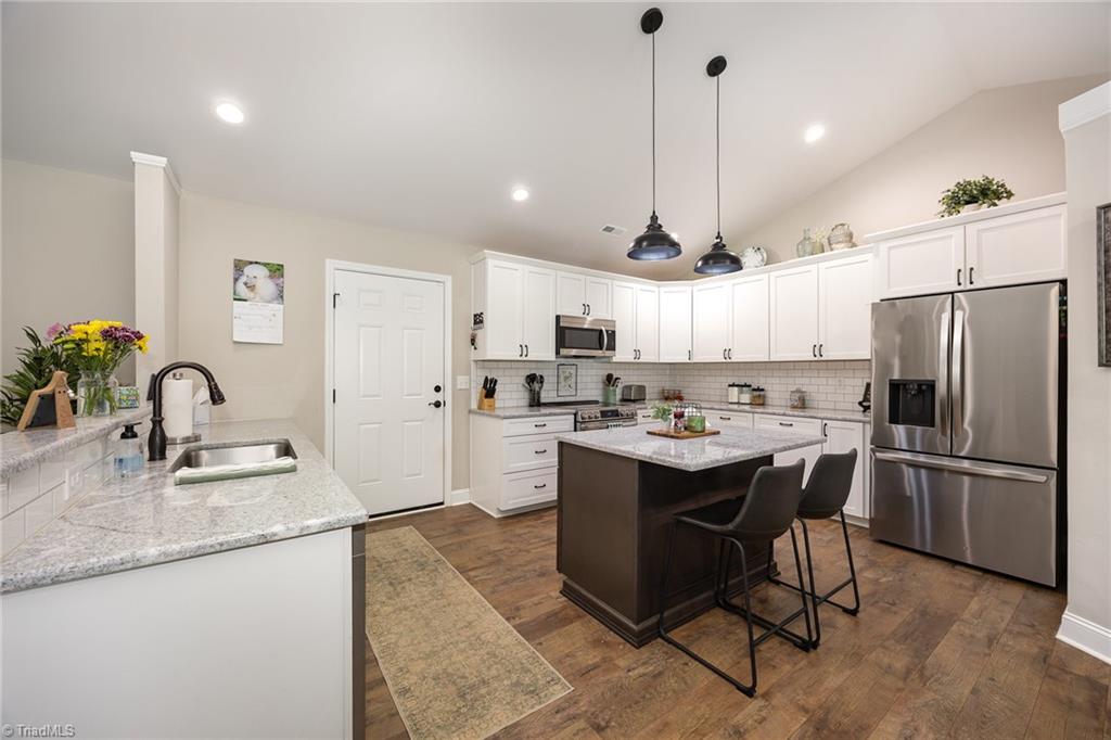 429 Winchester Drive Property Photo 9