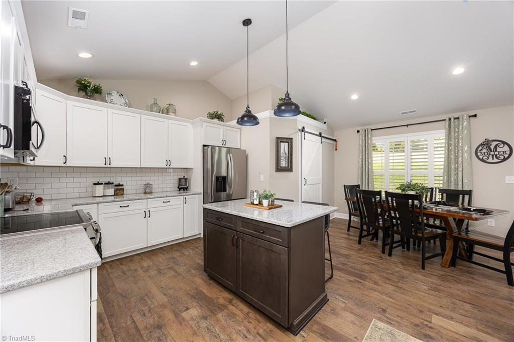 429 Winchester Drive Property Photo 10