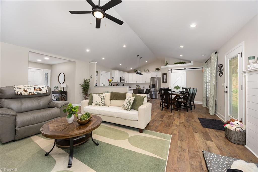 429 Winchester Drive Property Photo 12