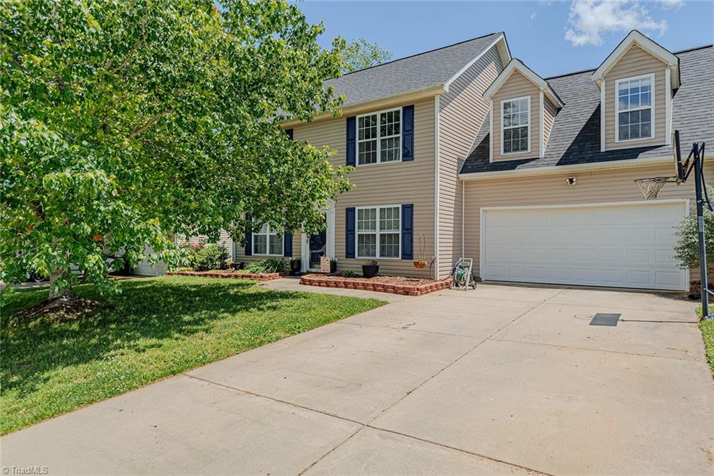 2412 Chartwell Lane Property Photo