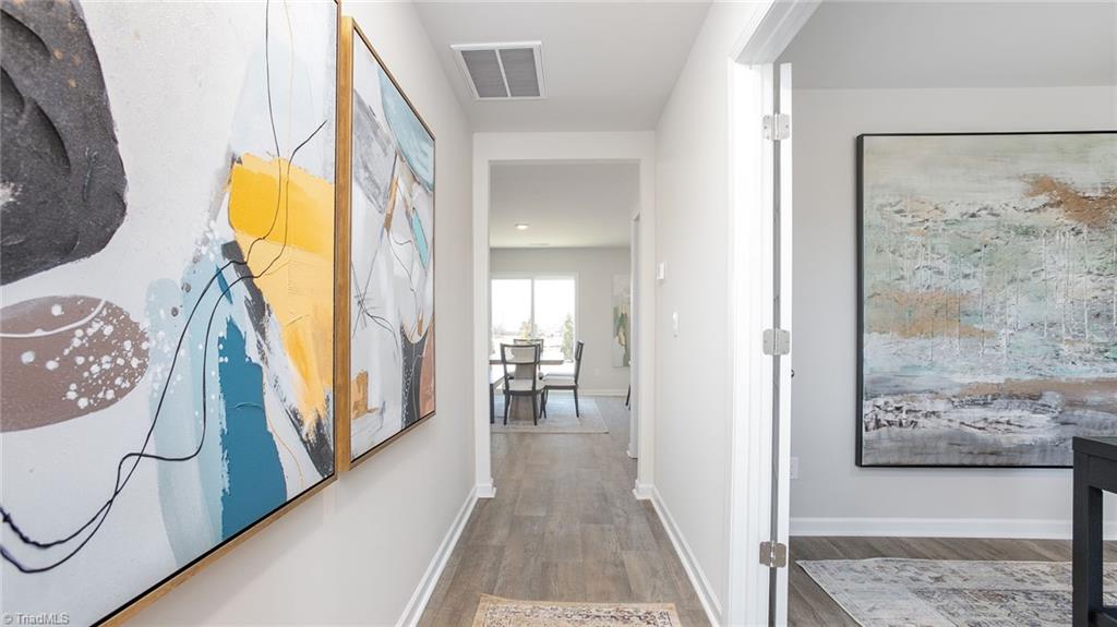 522 Lochalsh Drive Property Photo 5