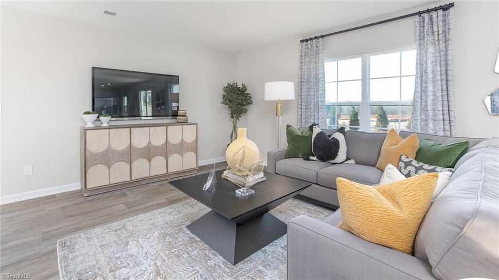 522 Lochalsh Drive Property Photo 15