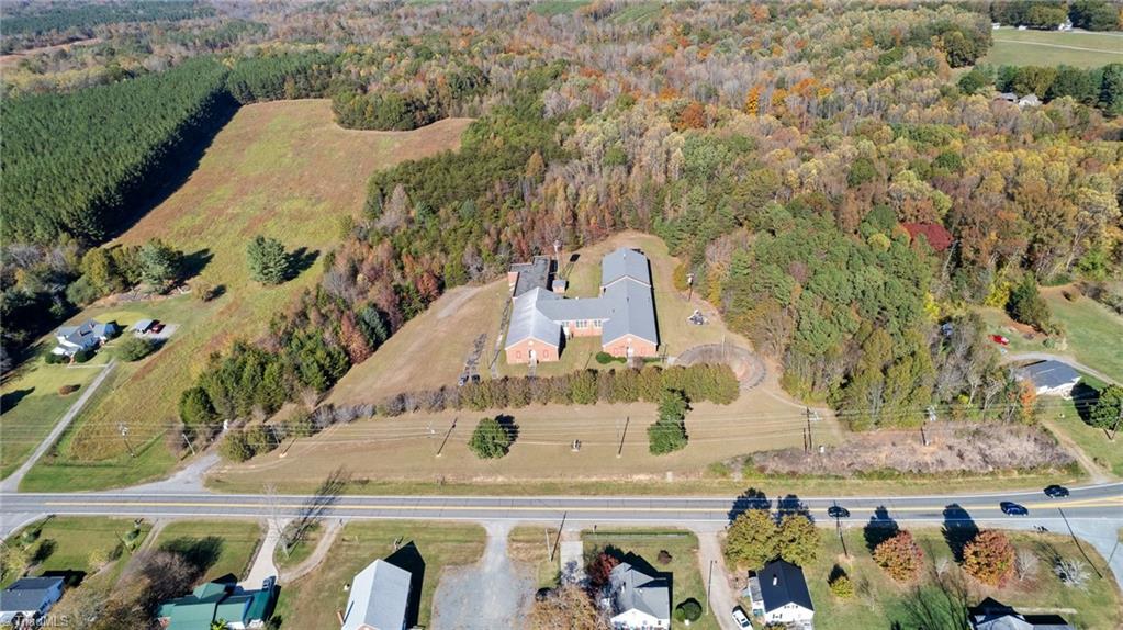 2335 Nc Highway 87 Property Photo 1