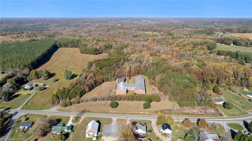 2335 Nc Highway 87 Property Photo 4
