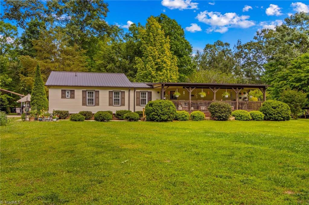 3755 River Road Property Photo 1