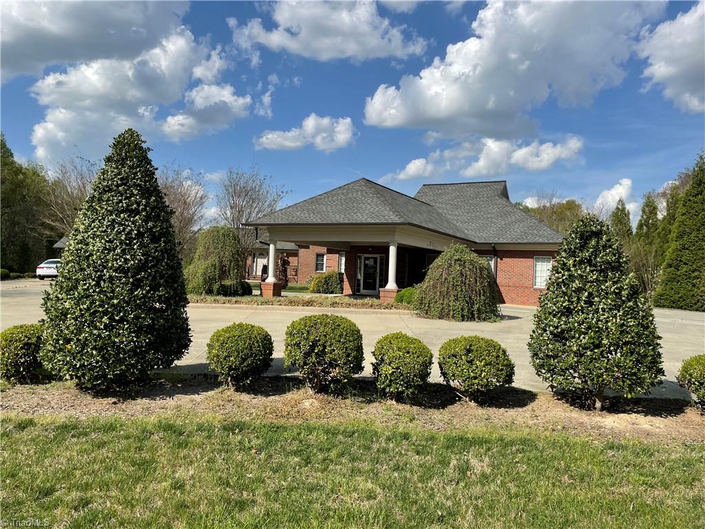 1611 Flora Avenue Property Photo 4