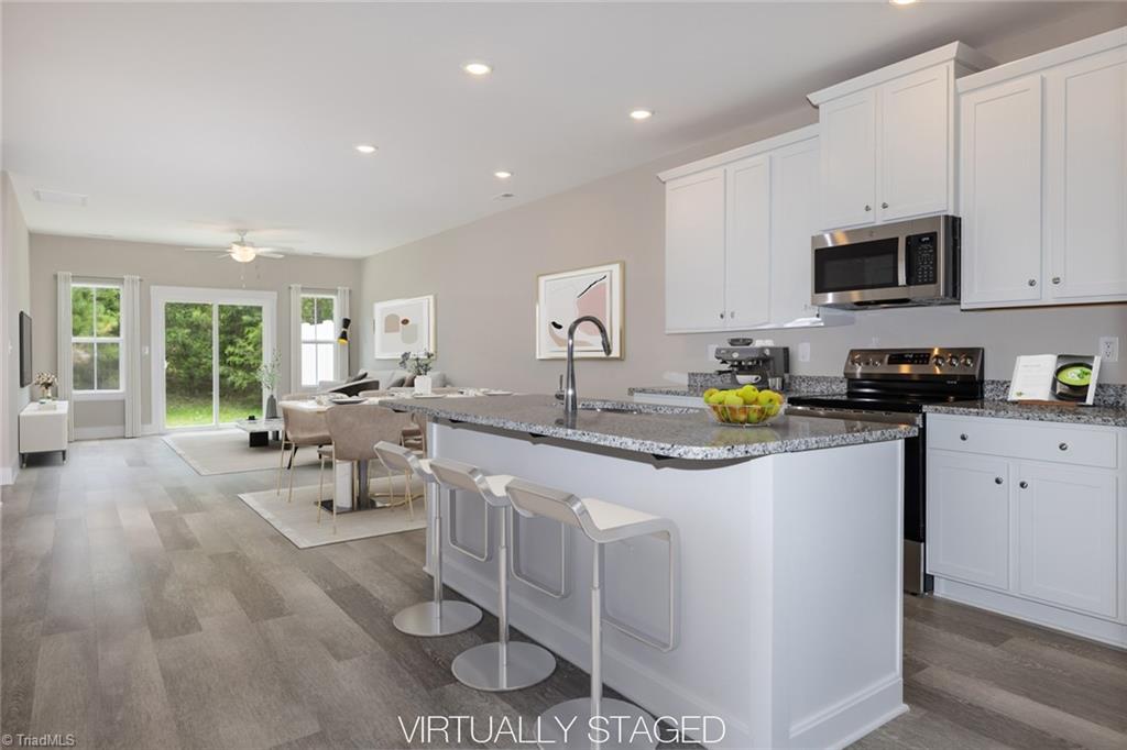 1737 Old Fields Boulevard Property Photo 5