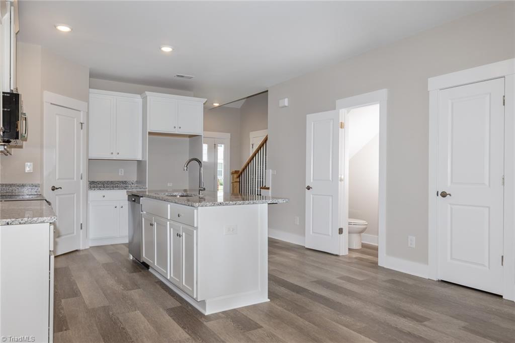 1737 Old Fields Boulevard Property Photo 9