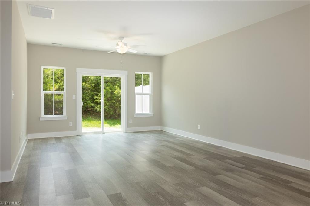 1737 Old Fields Boulevard Property Photo 12