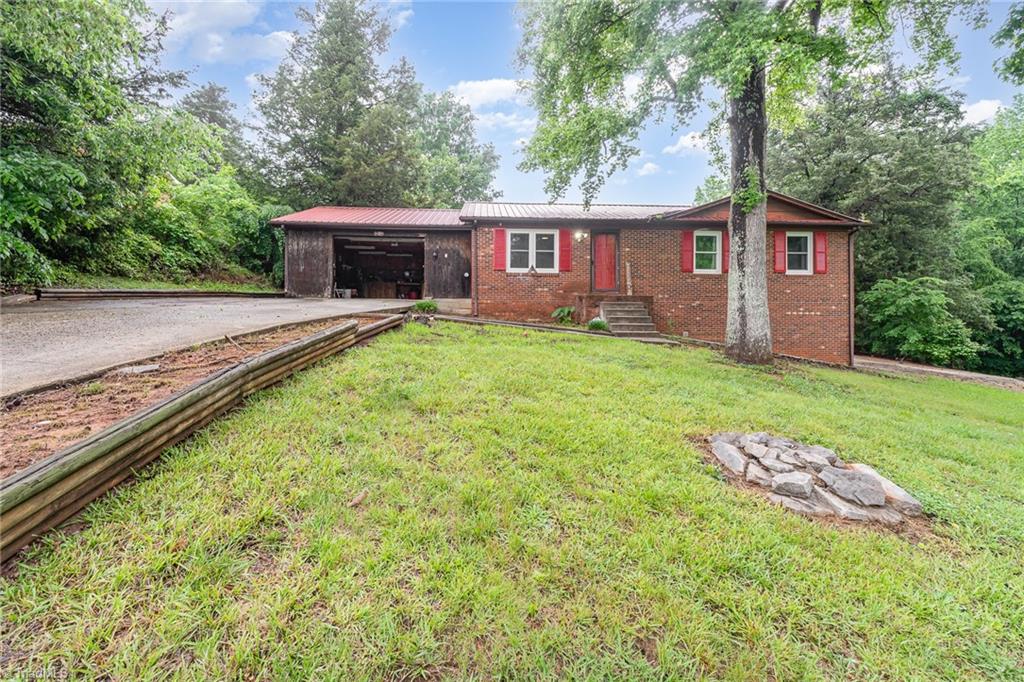 411 Fulton Street Property Photo
