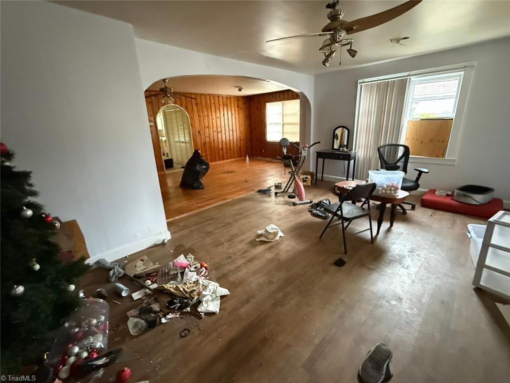 2912 W English Road Property Photo 6