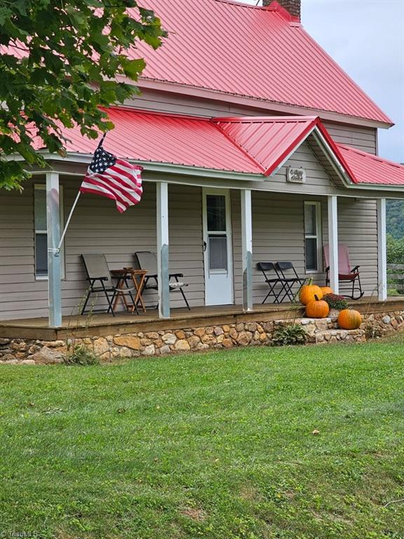 4793 Cheek Mountain Road Property Photo 2