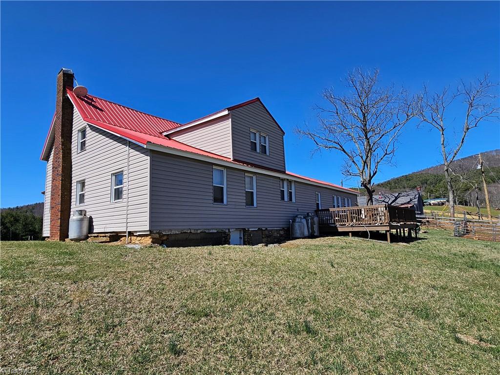 4793 Cheek Mountain Road Property Photo 7