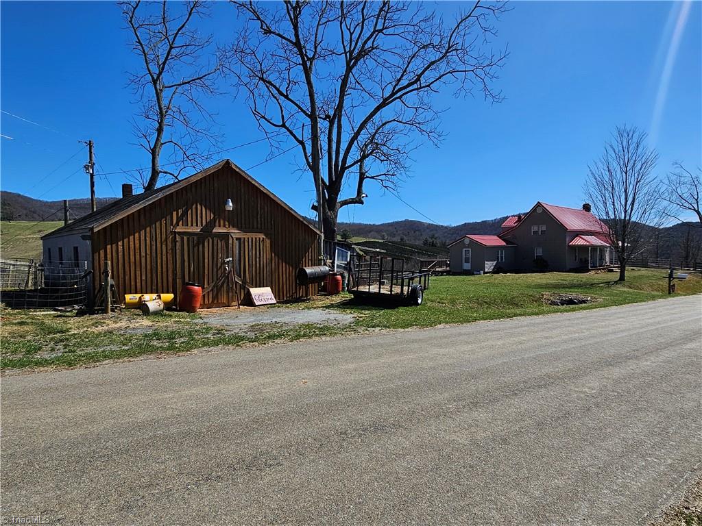 4793 Cheek Mountain Road Property Photo 9