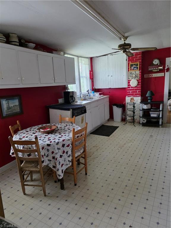 4793 Cheek Mountain Road Property Photo 12