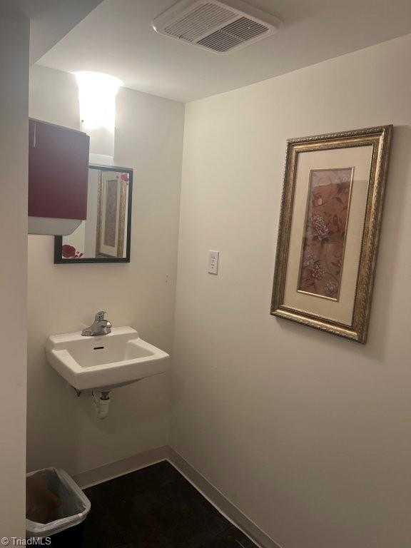 1901 Lendew Street # 11 Property Photo 3