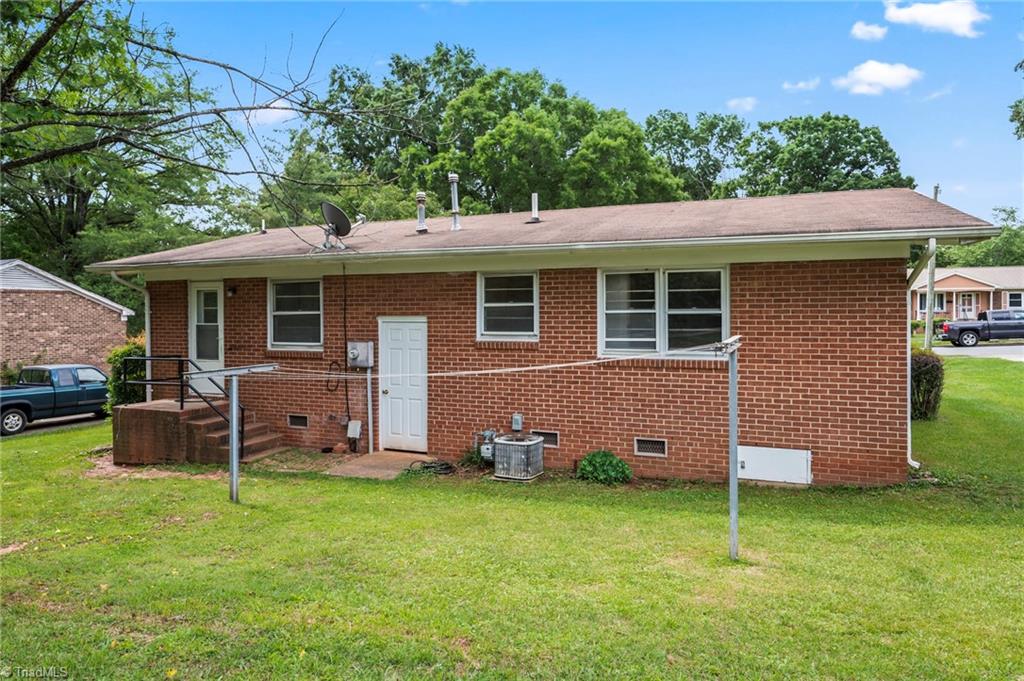 415 Burnham Drive Property Photo 5