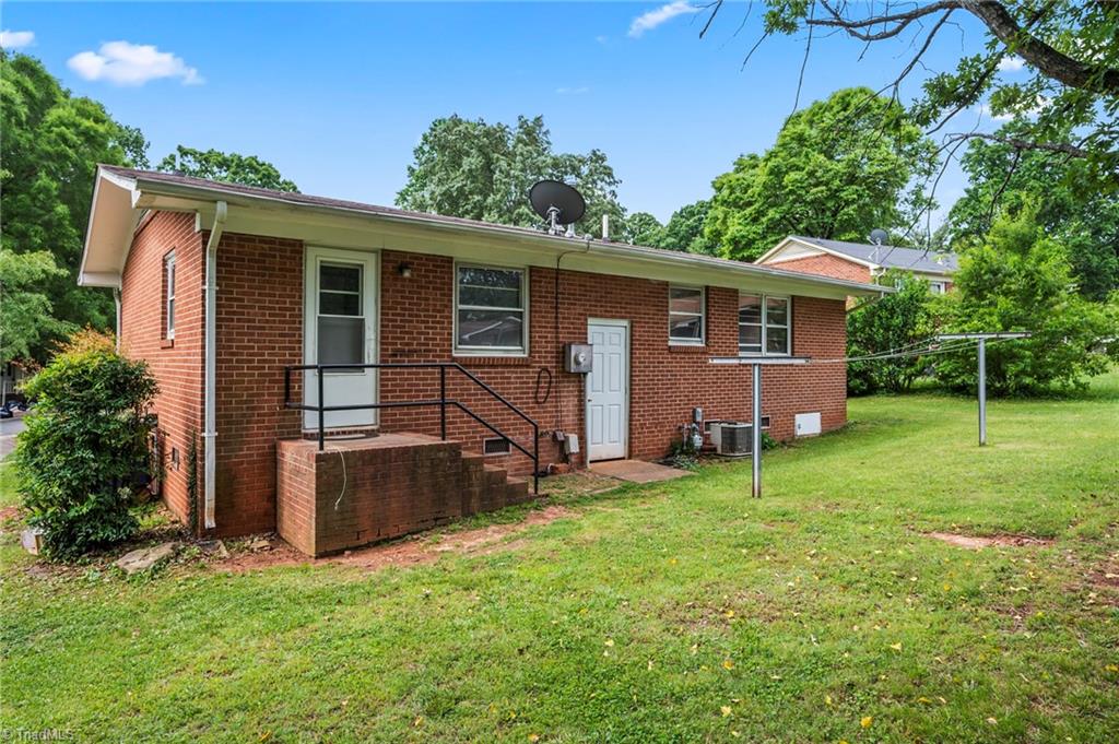 415 Burnham Drive Property Photo 6