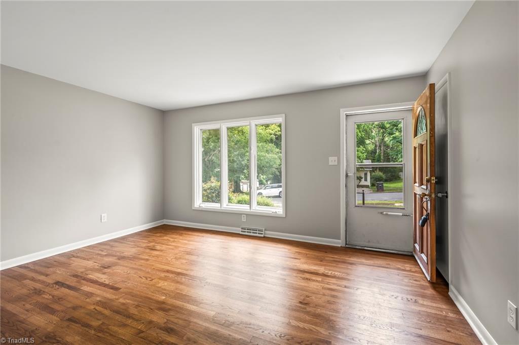 415 Burnham Drive Property Photo 8