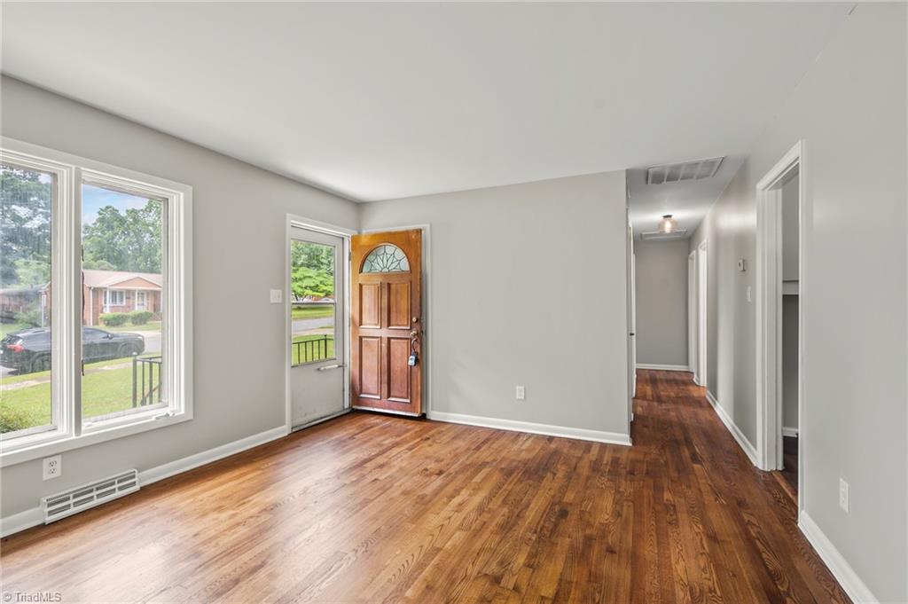 415 Burnham Drive Property Photo 10
