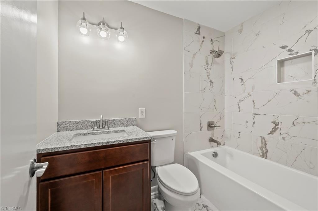 415 Burnham Drive Property Photo 18