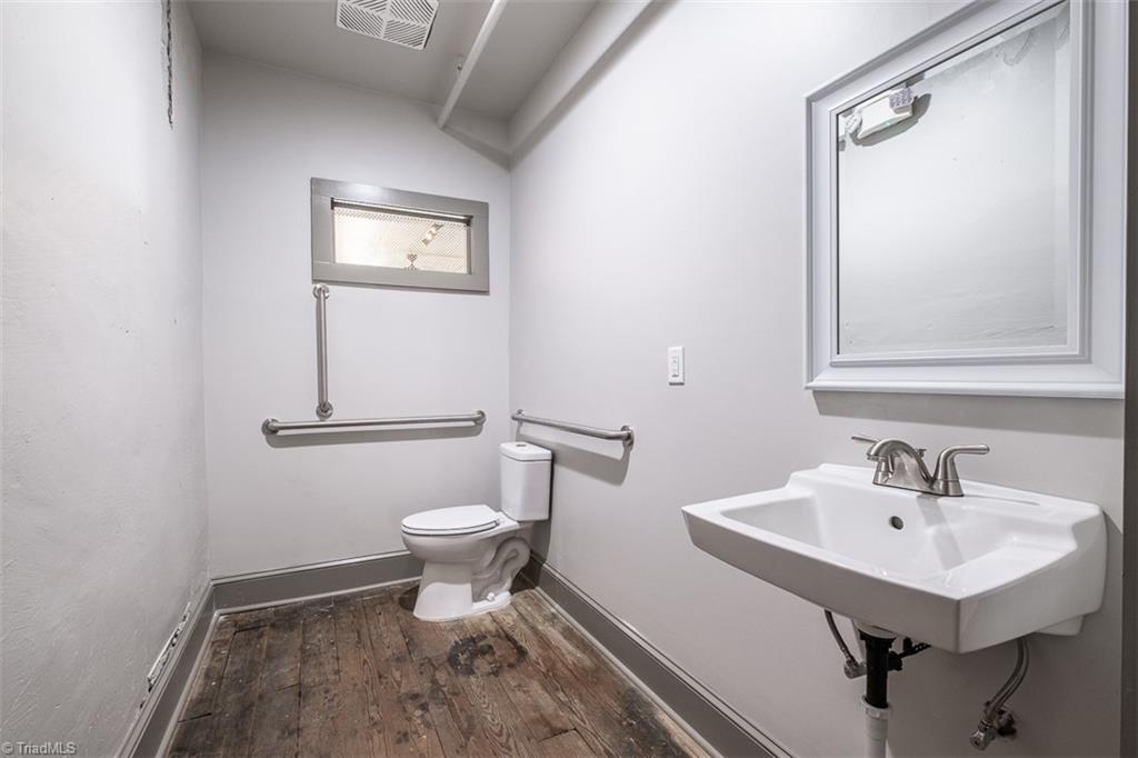109 Main Street # 202 Property Photo 6