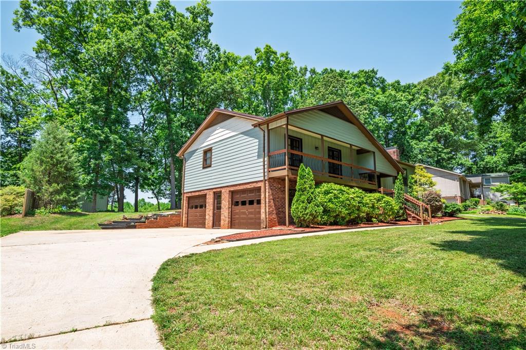 1625 Eagle Crest Drive Property Photo 2