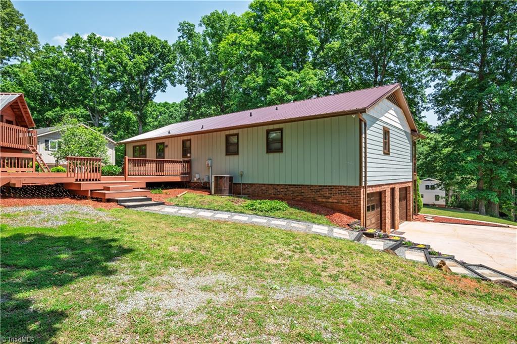 1625 Eagle Crest Drive Property Photo 4