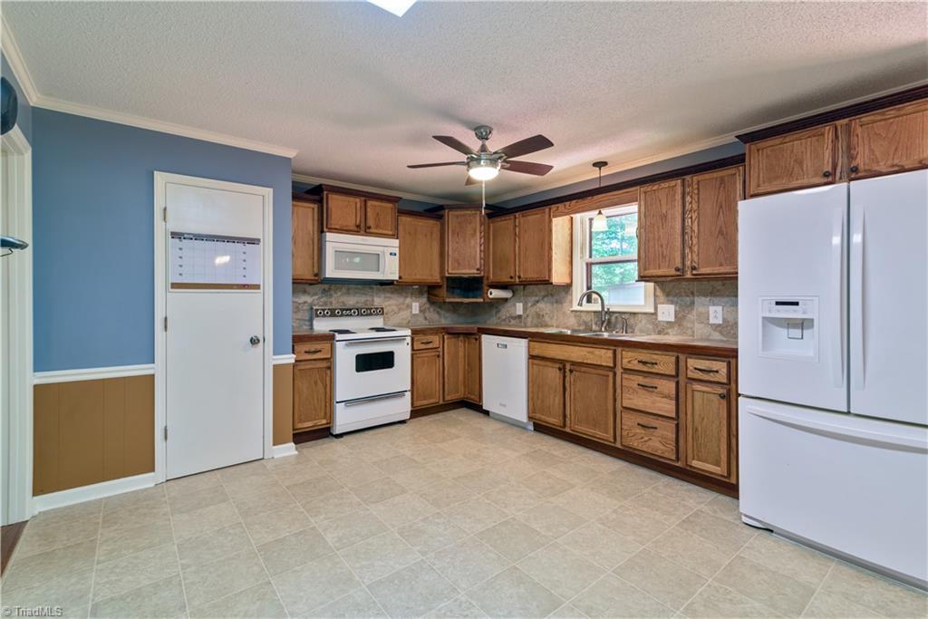 1625 Eagle Crest Drive Property Photo 19