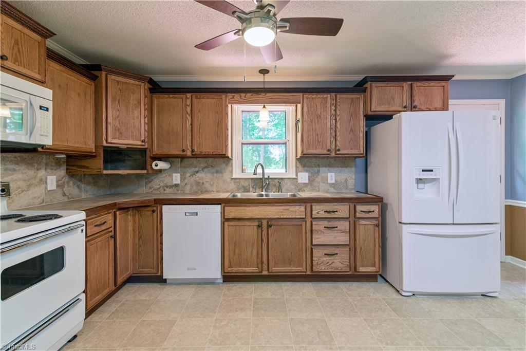 1625 Eagle Crest Drive Property Photo 20