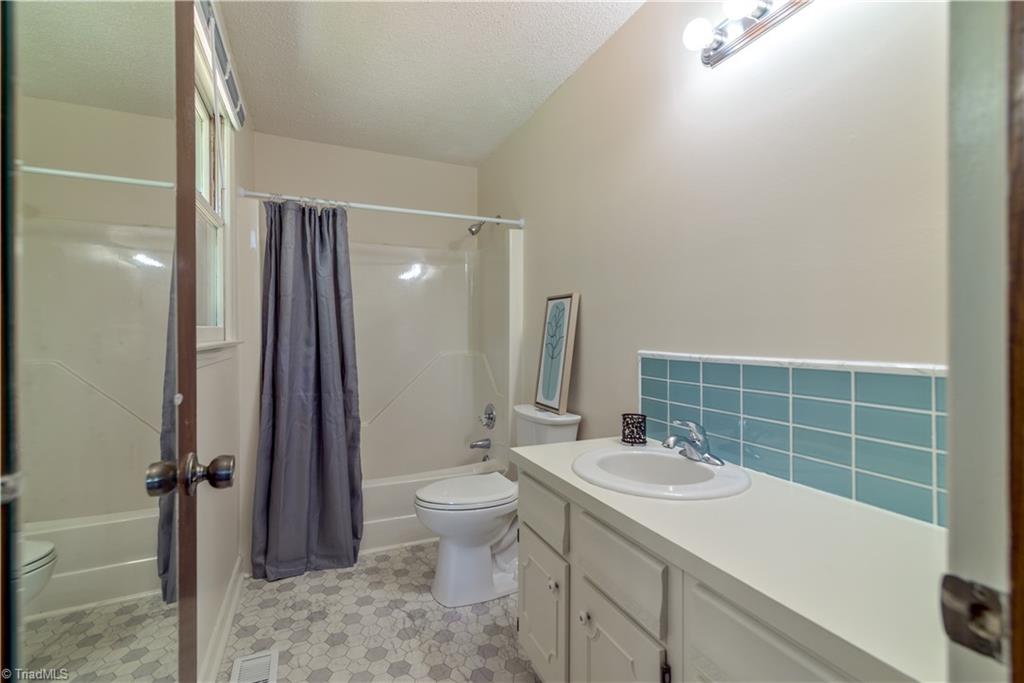 1625 Eagle Crest Drive Property Photo 28