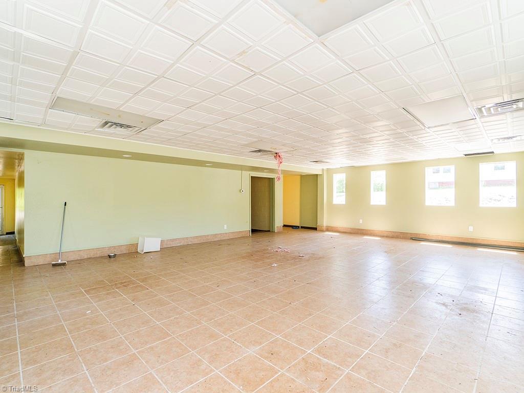 1540 Maple Avenue Property Photo 7