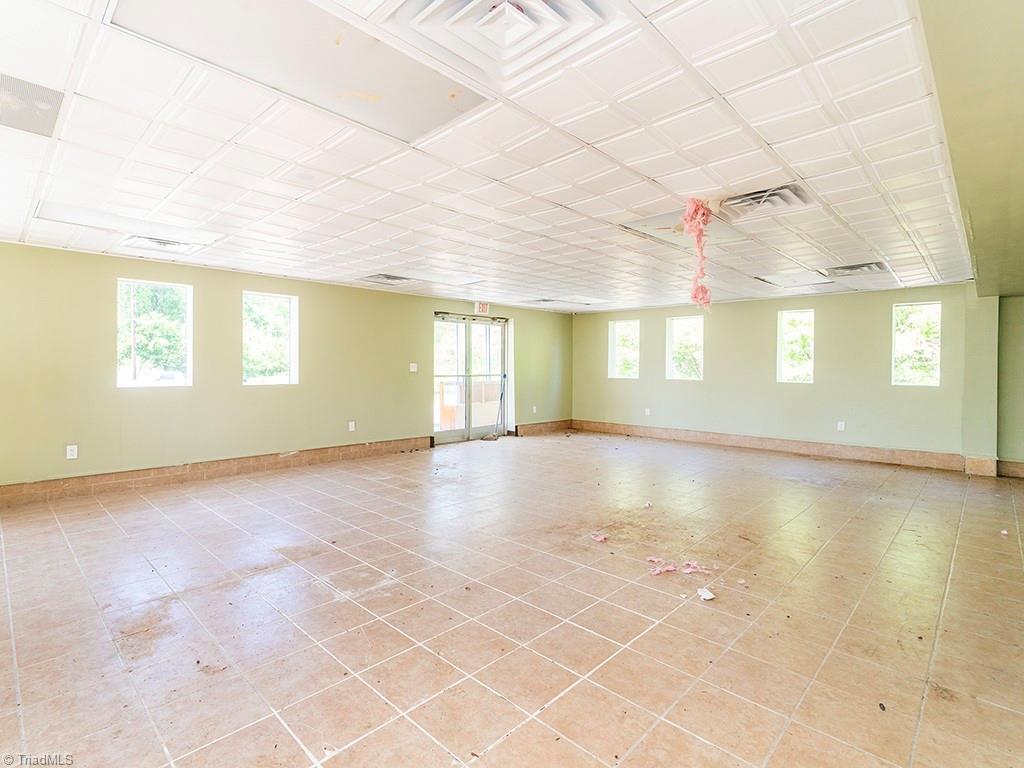 1540 Maple Avenue Property Photo 9