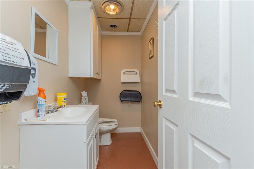 22 S Talbert Boulevard Property Photo 11