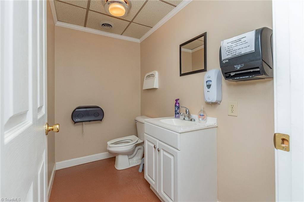 22 S Talbert Boulevard Property Photo 12