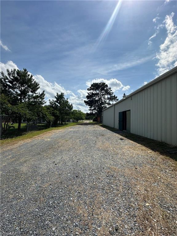 195 N Trade Street Property Photo 9