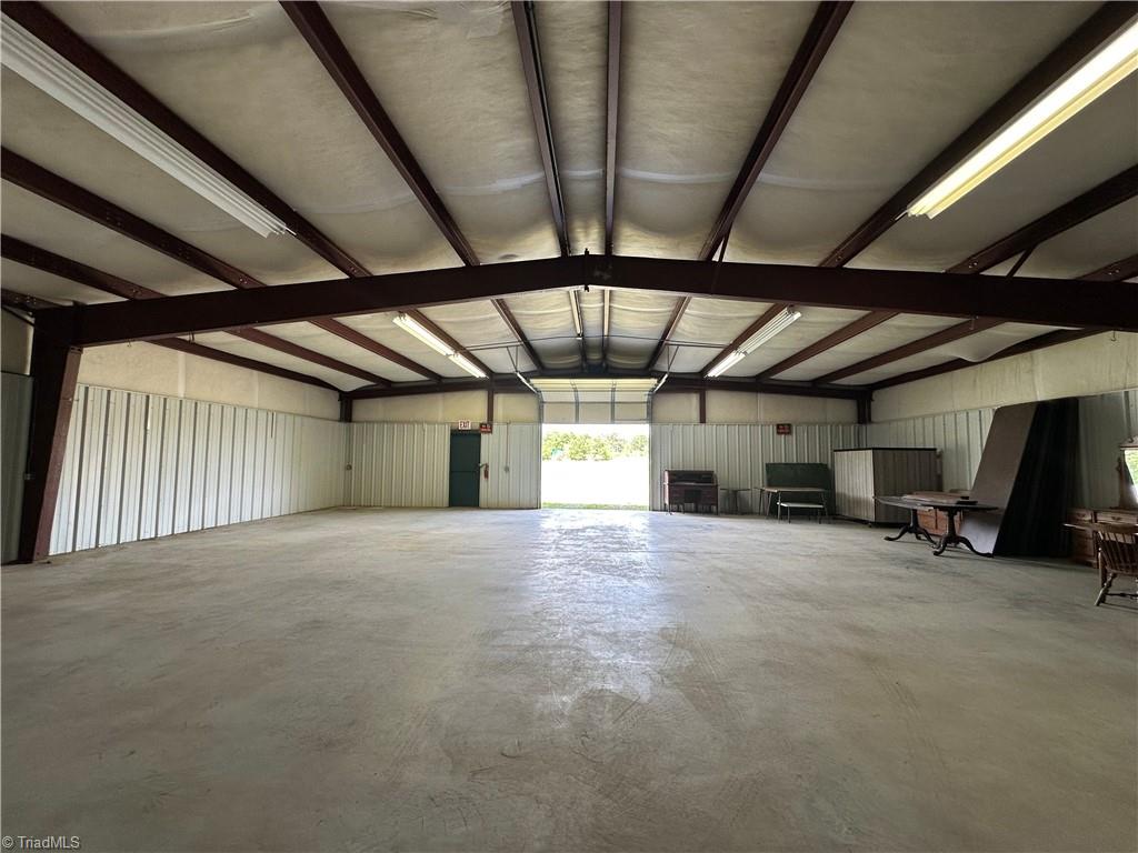 195 N Trade Street Property Photo 10
