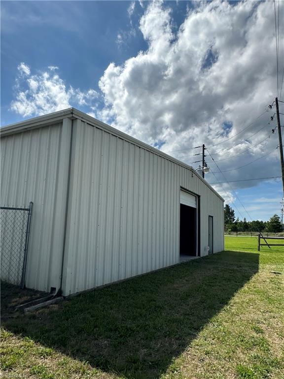 195 N Trade Street Property Photo 11