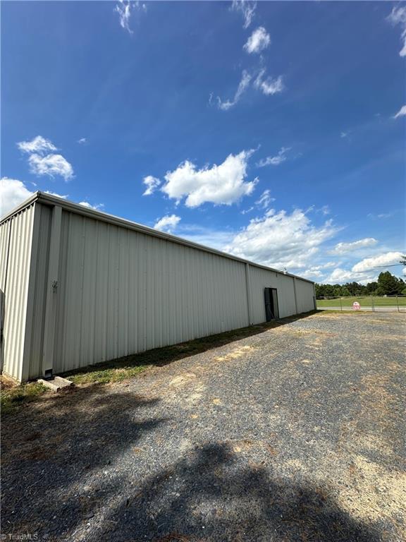 195 N Trade Street Property Photo 12
