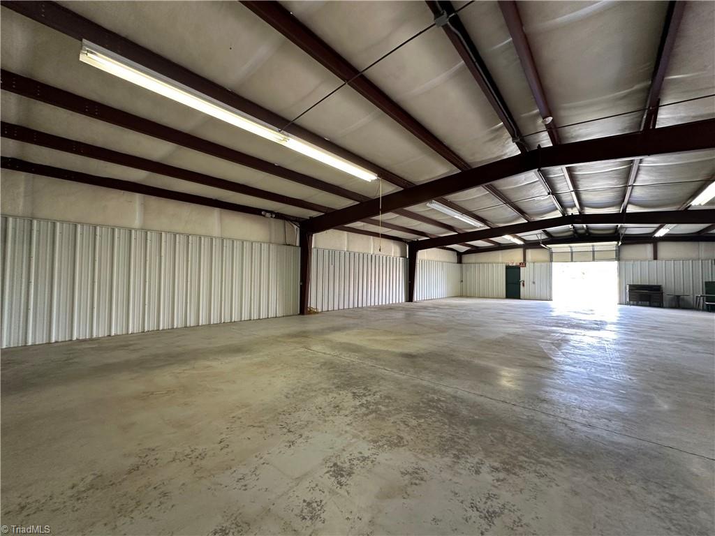 195 N Trade Street Property Photo 14