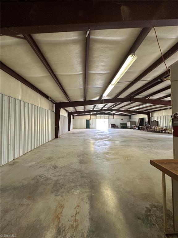 195 N Trade Street Property Photo 17