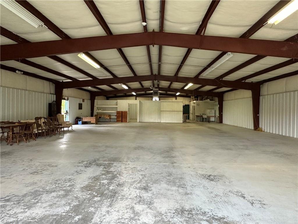 195 N Trade Street Property Photo 18