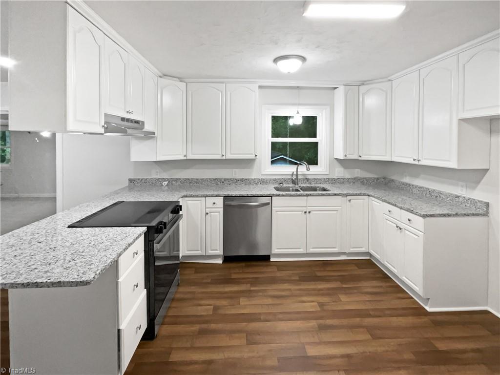 236 Wandering Lane Property Photo 4