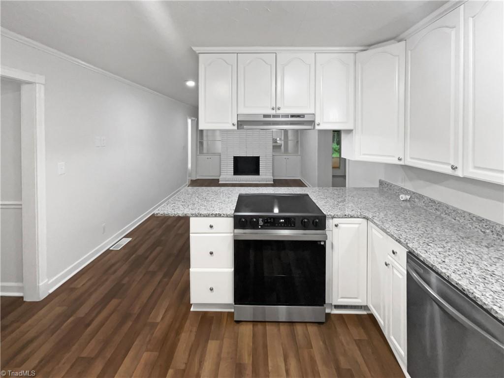 236 Wandering Lane Property Photo 5