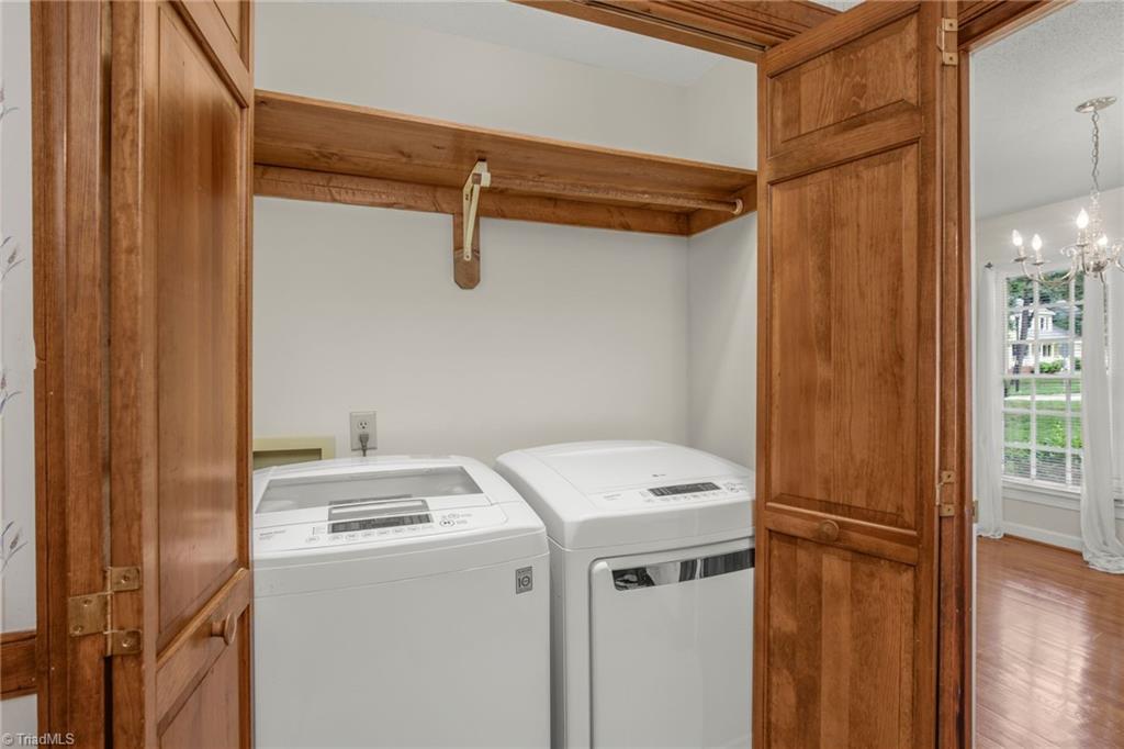 1113 Smokewood Drive Property Photo 6